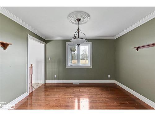 4228 Hogback Road, Glencairn, ON - Indoor Photo Showing Other Room