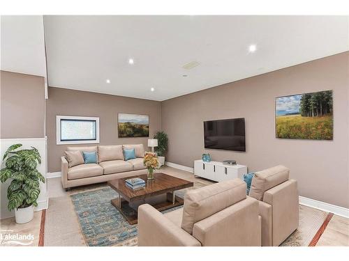 4228 Hogback Road, Glencairn, ON - Indoor Photo Showing Living Room