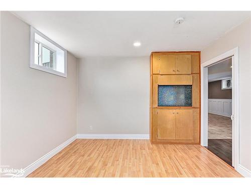 4228 Hogback Road, Glencairn, ON - Indoor Photo Showing Other Room