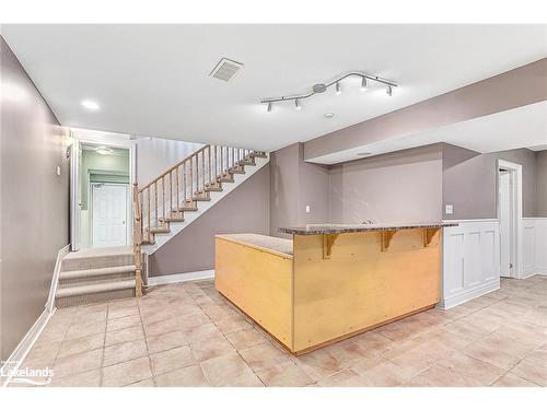 4228 Hogback Road, Glencairn, ON - Indoor Photo Showing Other Room