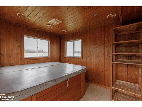 4228 Hogback Road, Glencairn, ON - Indoor Photo Showing Other Room