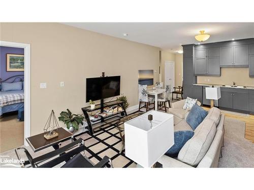 302-20 C Silver Birch Court, Parry Sound, ON - Indoor Photo Showing Living Room