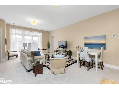 302-20 C Silver Birch Court, Parry Sound, ON - Indoor Photo Showing Living Room