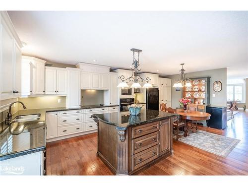 16 St Amant Road, Penetanguishene, ON - Indoor Photo Showing Kitchen With Upgraded Kitchen