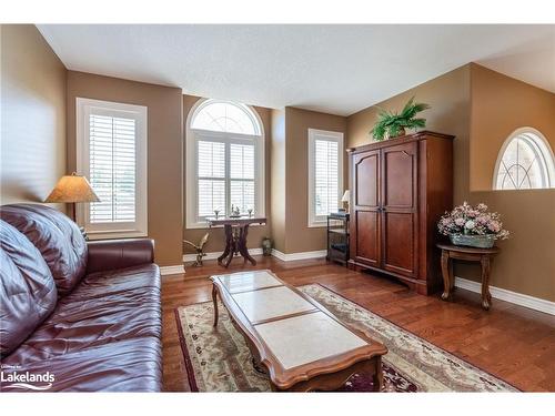 16 St Amant Road, Penetanguishene, ON - Indoor Photo Showing Living Room