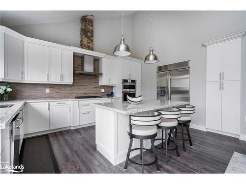 38 Carpenter Street, Collingwood, ON - Indoor Photo Showing Kitchen With Upgraded Kitchen