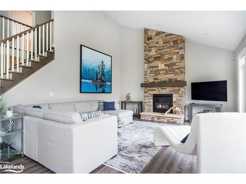 38 Carpenter Street, Collingwood, ON - Indoor Photo Showing Living Room With Fireplace