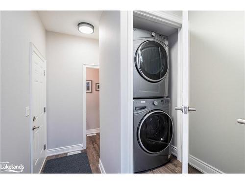 38 Carpenter Street, Collingwood, ON - Indoor Photo Showing Laundry Room