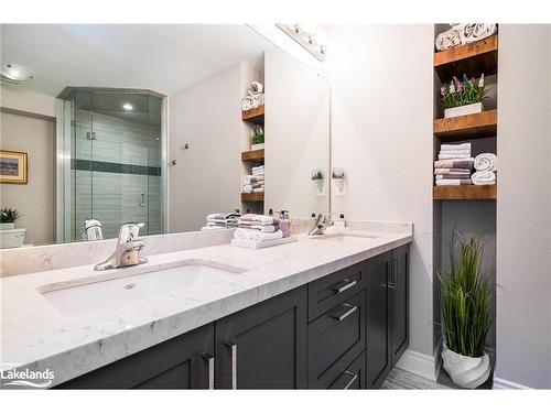 38 Carpenter Street, Collingwood, ON - Indoor Photo Showing Bathroom