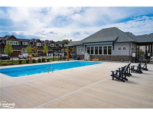 38 Carpenter Street, Collingwood, ON - Outdoor With In Ground Pool