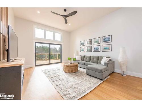 3 Edgar Street, Sundridge, ON - Indoor Photo Showing Living Room