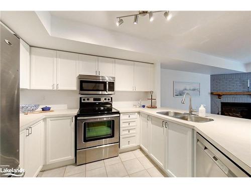 21 Barker Boulevard, Collingwood, ON - Indoor Photo Showing Kitchen With Double Sink