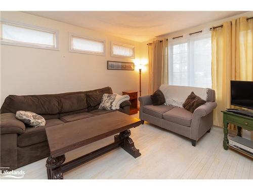 67 Maple Street, Victoria Harbour, ON - Indoor Photo Showing Living Room