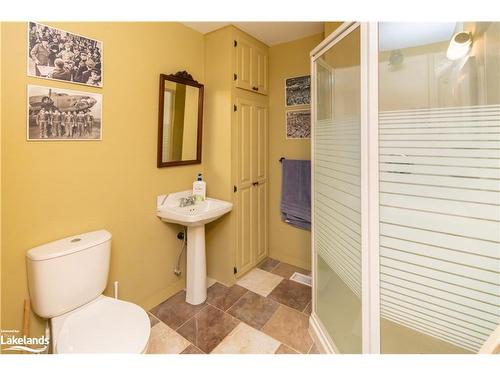 67 Maple Street, Victoria Harbour, ON - Indoor Photo Showing Bathroom