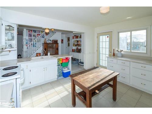 67 Maple Street, Victoria Harbour, ON - Indoor Photo Showing Kitchen