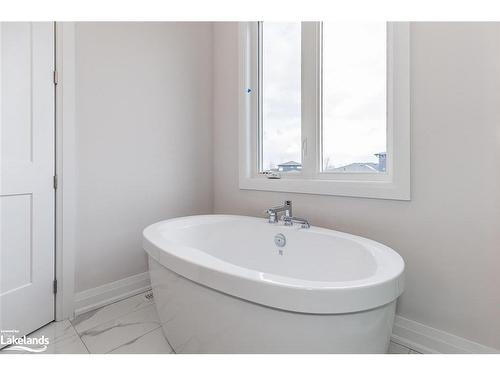 183 West Ridge Drive, Thornbury, ON - Indoor Photo Showing Bathroom