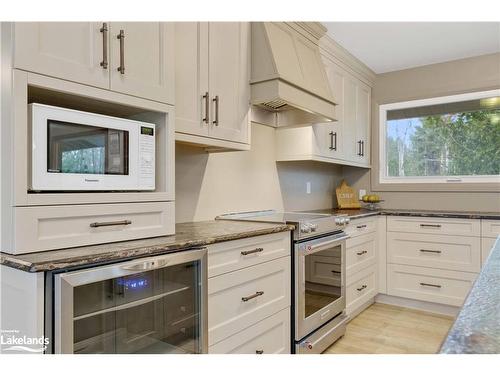 2983 Whelan Way, Washago, ON - Indoor Photo Showing Kitchen