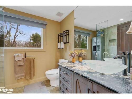 2983 Whelan Way, Washago, ON - Indoor Photo Showing Bathroom