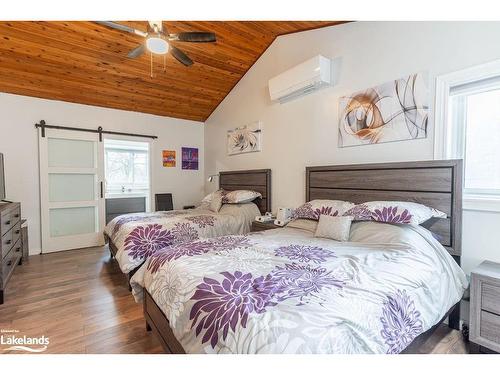 1012 Parasol Drive, Algonquin Highlands, ON - Indoor Photo Showing Bedroom