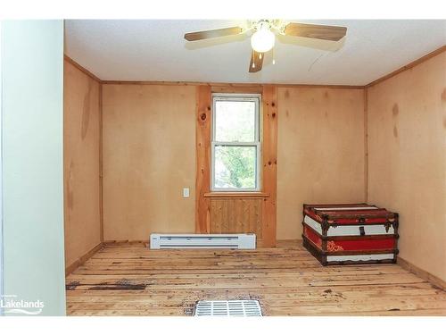 322 Armstrong Street, Tay, ON - Indoor Photo Showing Other Room