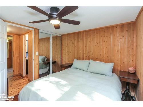 322 Armstrong Street, Tay, ON - Indoor Photo Showing Bedroom