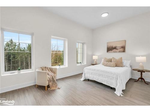 309-121 Mary Street, Clearview, ON - Indoor Photo Showing Bedroom