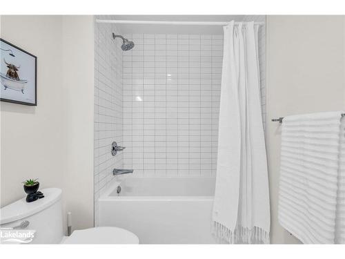 309-121 Mary Street, Clearview, ON - Indoor Photo Showing Bathroom