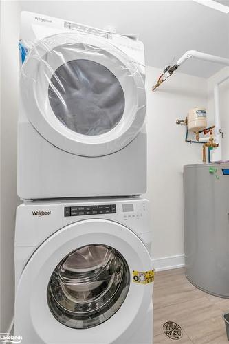 309-121 Mary Street, Clearview, ON - Indoor Photo Showing Laundry Room