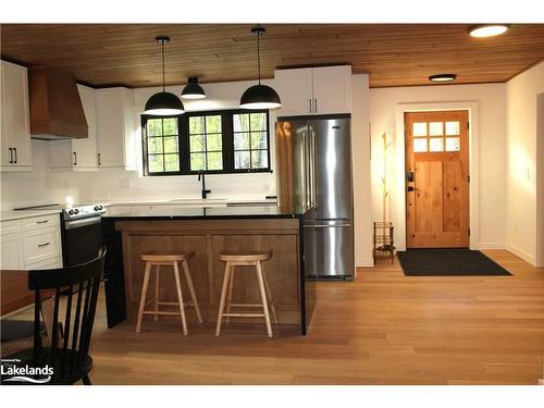 204 Wurm Road, Magnetawan, ON - Indoor Photo Showing Kitchen