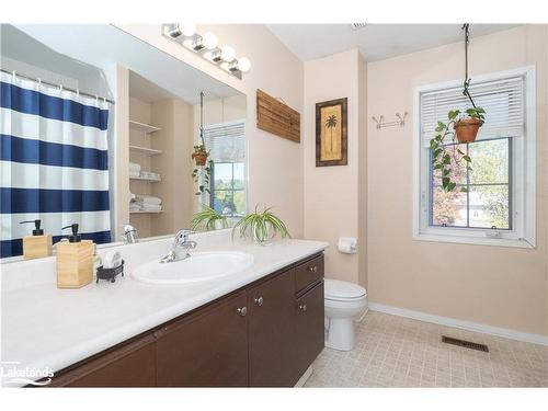 20 Liza Crescent, Bracebridge, ON - Indoor Photo Showing Bathroom