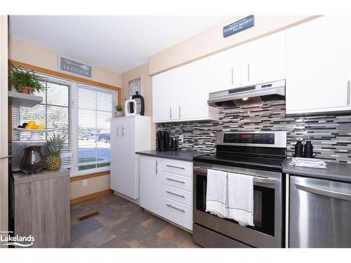 20 Liza Crescent, Bracebridge, ON - Indoor Photo Showing Kitchen