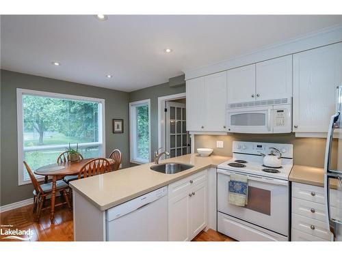 167 Luckport Crescent, Midland, ON - Indoor Photo Showing Kitchen