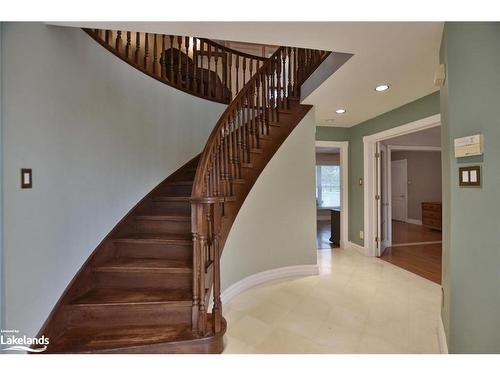 46 Fairway Crescent, Wasaga Beach, ON - Indoor Photo Showing Other Room