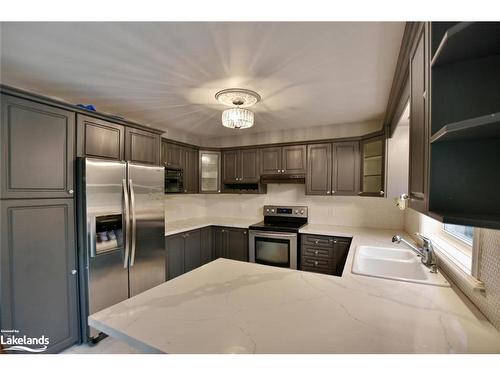 46 Fairway Crescent, Wasaga Beach, ON - Indoor Photo Showing Kitchen With Double Sink