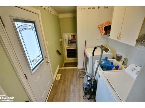 46 Fairway Crescent, Wasaga Beach, ON - Indoor Photo Showing Laundry Room