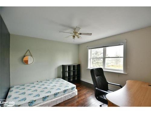 46 Fairway Crescent, Wasaga Beach, ON - Indoor Photo Showing Bedroom