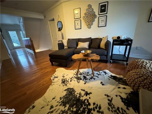 1 Georgian Manor Drive, Collingwood, ON - Indoor Photo Showing Living Room