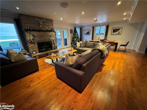 1 Georgian Manor Drive, Collingwood, ON - Indoor Photo Showing Living Room With Fireplace