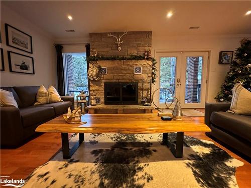 1 Georgian Manor Drive, Collingwood, ON - Indoor Photo Showing Living Room With Fireplace