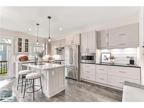 120 Sycamore Street, The Blue Mountains, ON - Indoor Photo Showing Kitchen With Upgraded Kitchen