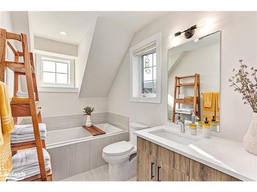 120 Sycamore Street, The Blue Mountains, ON - Indoor Photo Showing Bathroom