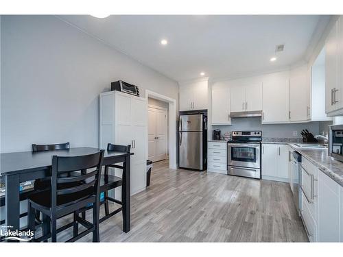 10 Elm Drive, Wasaga Beach, ON - Indoor Photo Showing Kitchen With Stainless Steel Kitchen With Double Sink