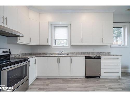 10 Elm Drive, Wasaga Beach, ON - Indoor Photo Showing Kitchen With Double Sink