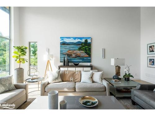 104 Grindelwald Court, The Blue Mountains, ON - Indoor Photo Showing Living Room