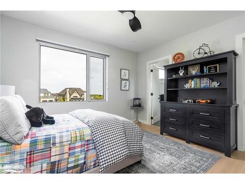 104 Grindelwald Court, The Blue Mountains, ON - Indoor Photo Showing Bedroom