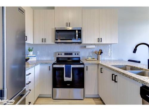 1 Bianca Crescent, Wasaga Beach, ON - Indoor Photo Showing Kitchen With Double Sink With Upgraded Kitchen