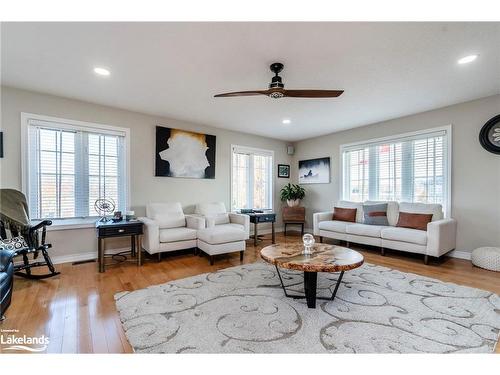 54 Asselin Drive, Tiny, ON - Indoor Photo Showing Living Room