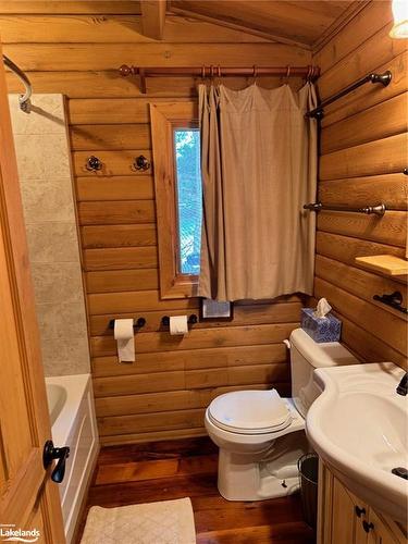 71 Earls Road, Mactier, ON - Indoor Photo Showing Bathroom