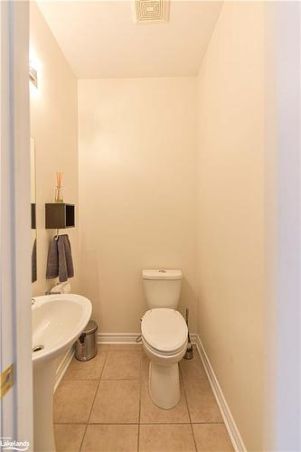 10 Regalia Way, Barrie, ON - Indoor Photo Showing Bathroom