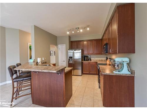 10 Regalia Way, Barrie, ON - Indoor Photo Showing Kitchen